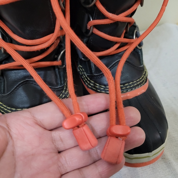 Sorel winter boots sz 2 - Picture 8 of 9